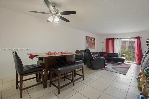 Copropriété à vendre à Coral Springs, Floride: 2 chambres, 91.97 m2 № 1998368 - photo 5