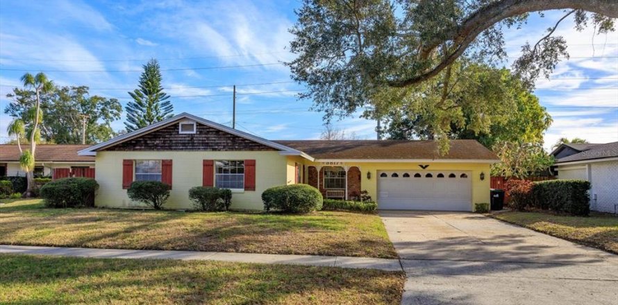 House in Orlando, Florida 3 bedrooms, 126.35 sq.m. № 1520264