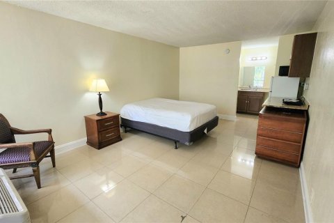 Apartamento en alquiler en Orlando, Florida, 3 habitaciones, 25.64 m2 № 1780195 - foto 4