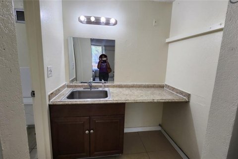 Apartamento en alquiler en Orlando, Florida, 3 habitaciones, 25.64 m2 № 1780195 - foto 12
