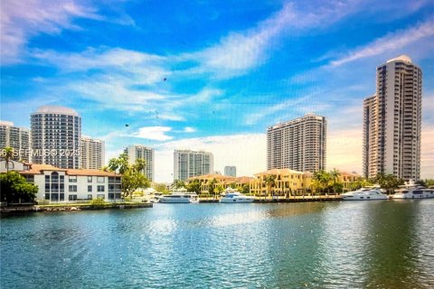 Купить кондоминиум в Авентура, Флорида 1 спальня, 71.35м2, № 2023401 - фото 2