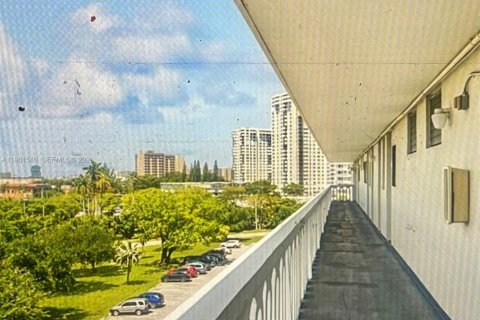 Купить кондоминиум в Авентура, Флорида 1 спальня, 71.35м2, № 2023401 - фото 23