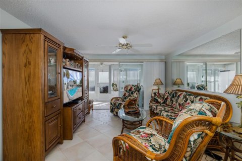 Copropriété à vendre à New Port Richey, Floride: 2 chambres, 82.5 m2 № 2150858 - photo 6