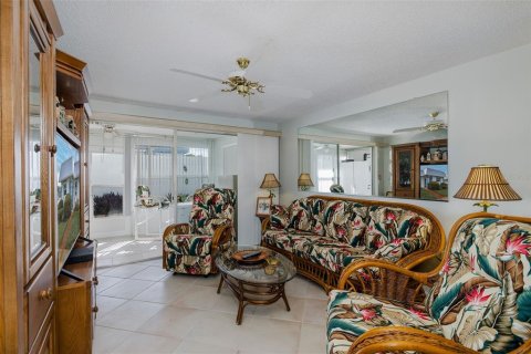 Copropriété à vendre à New Port Richey, Floride: 2 chambres, 82.5 m2 № 2150858 - photo 5
