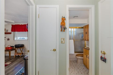 Copropriété à vendre à New Port Richey, Floride: 2 chambres, 82.5 m2 № 2150858 - photo 17