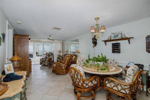 Copropriété à vendre à New Port Richey, Floride: 2 chambres, 82.5 m2 № 2150858 - photo 9