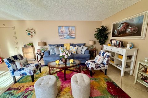 Condo in Port St. Lucie, Florida, 2 bedrooms № 2146023 - photo 4