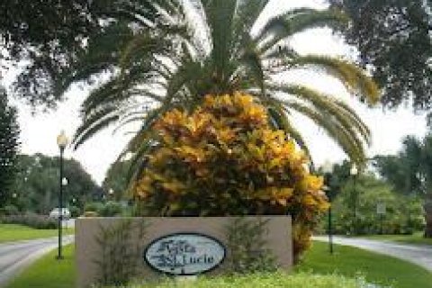 Condo in Port St. Lucie, Florida, 2 bedrooms № 2146023 - photo 3