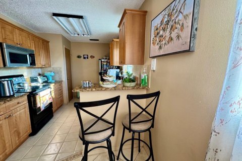 Condo in Port St. Lucie, Florida, 2 bedrooms № 2146023 - photo 16
