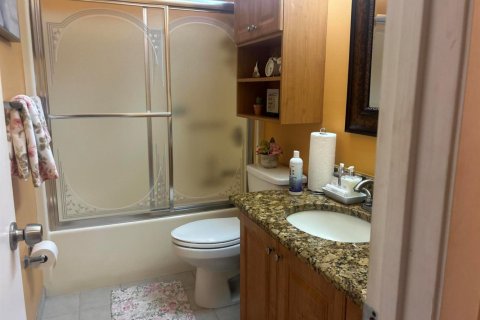 Condo in Port St. Lucie, Florida, 2 bedrooms № 2146023 - photo 22