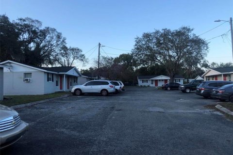 Dúplex en venta en Brandon, Florida, 1 dormitorio, 106.28 m2 № 1912453 - foto 9