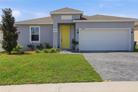 House in Haines City, Florida 3 bedrooms, 142.23 sq.m. № 2309951