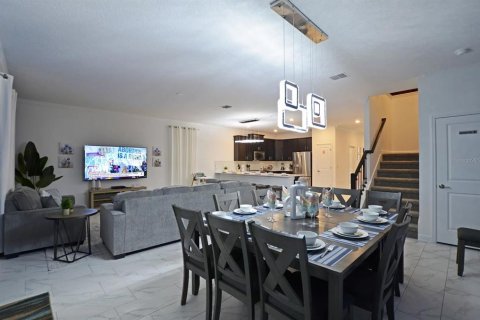 Villa ou maison à vendre à Kissimmee, Floride: 8 chambres, 398.46 m2 № 2108130 - photo 5