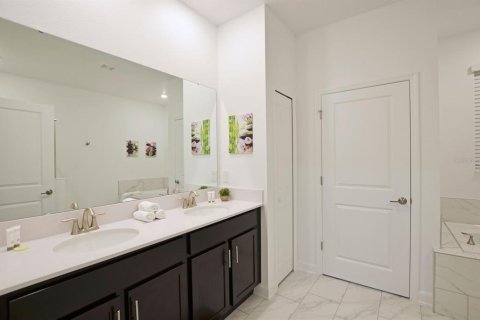 Villa ou maison à vendre à Kissimmee, Floride: 8 chambres, 398.46 m2 № 2108130 - photo 28
