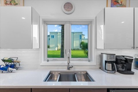 Villa ou maison à vendre à Ormond Beach, Floride: 3 chambres, 334.08 m2 № 2356469 - photo 9