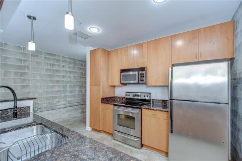 Condominio en venta en Tampa, Florida, 1 dormitorio, 90.67 m2 № 1799985 - foto 8