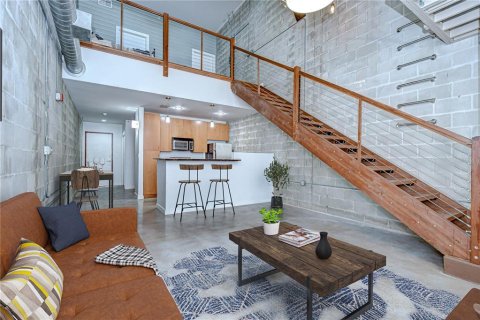 Condominio en venta en Tampa, Florida, 1 dormitorio, 90.67 m2 № 1799985 - foto 10