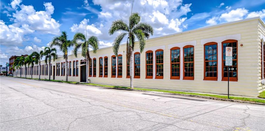 Condominio en Tampa, Florida, 1 dormitorio № 1799985