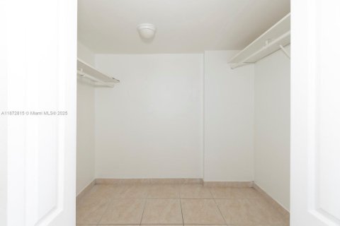Copropriété à vendre à North Miami Beach, Floride: 2 chambres, 103.31 m2 № 2078887 - photo 17