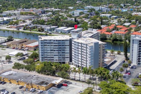 Copropriété à vendre à North Miami Beach, Floride: 2 chambres, 103.31 m2 № 2078887 - photo 21