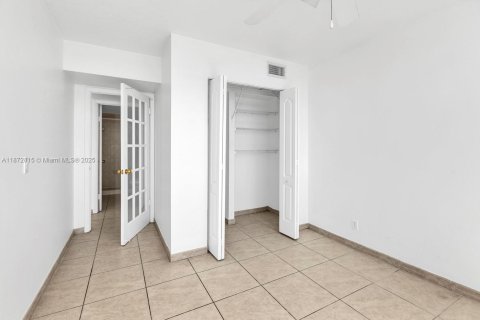 Copropriété à vendre à North Miami Beach, Floride: 2 chambres, 103.31 m2 № 2078887 - photo 11