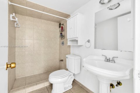 Copropriété à vendre à North Miami Beach, Floride: 2 chambres, 103.31 m2 № 2078887 - photo 8