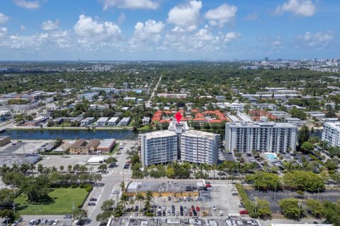 Copropriété à vendre à North Miami Beach, Floride: 2 chambres, 103.31 m2 № 2078887 - photo 19