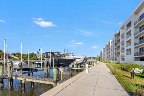 Copropriété à vendre à Sarasota, Floride: 1 chambre, 79.43 m2 № 2166747 - photo 22