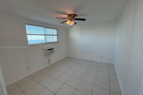 Снять в аренду кондоминиум в Майами, Флорида 2 спальни, 70.61м2, № 1998102 - фото 11