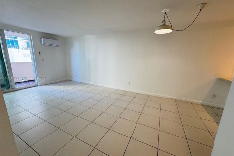 Снять в аренду кондоминиум в Майами, Флорида 2 спальни, 70.61м2, № 1998102 - фото 16