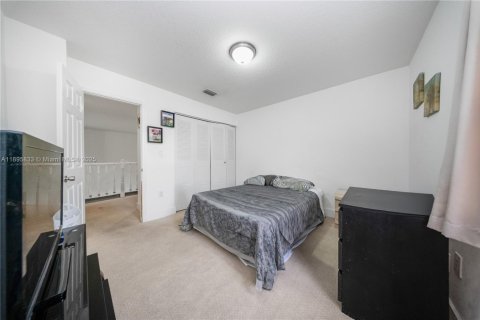 House in Miami, Florida 3 bedrooms, 167.13 sq.m. № 1948921 - photo 19