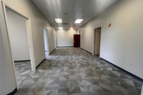 Propiedad comercial en alquiler en Sanford, Florida № 1905411 - foto 3
