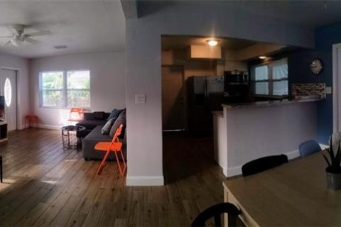 Casa en alquiler en Gulfport, Florida, 3 dormitorios, 120.31 m2 № 2143053 - foto 11