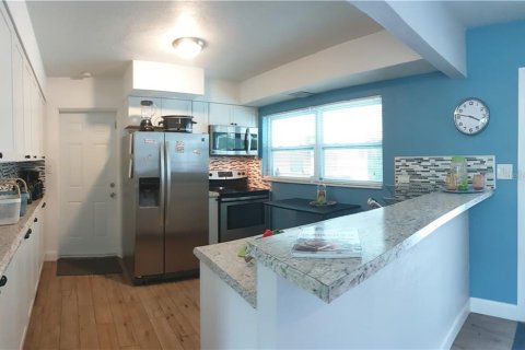 Casa en alquiler en Gulfport, Florida, 3 dormitorios, 120.31 m2 № 2143053 - foto 12