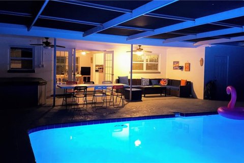 Casa en alquiler en Gulfport, Florida, 3 dormitorios, 120.31 m2 № 2143053 - foto 2