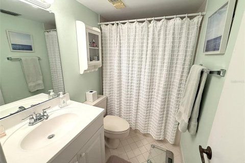 Condo in Saint Petersburg, Florida, 2 bedrooms № 2093046 - photo 18