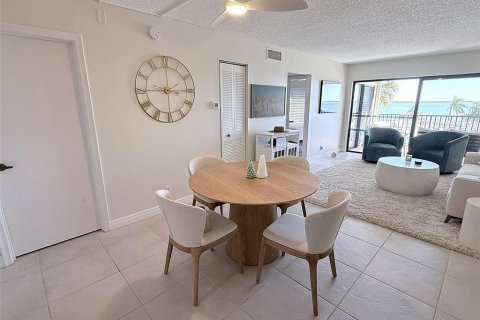 Condo in Saint Petersburg, Florida, 2 bedrooms № 2093046 - photo 4
