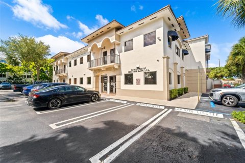 Propiedad comercial en venta en Miami Lakes, Florida № 1981949 - foto 2