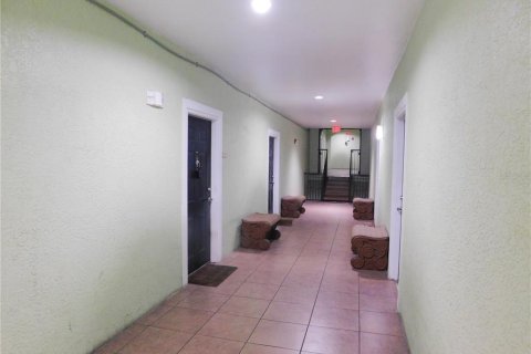 Touwnhouse à vendre à Tampa, Floride: 2 chambres, 107.02 m2 № 1916856 - photo 27