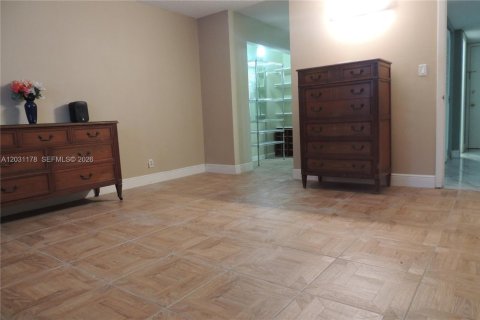 Condo in Lauderhill, Florida, 1 bedroom  № 2242180 - photo 6