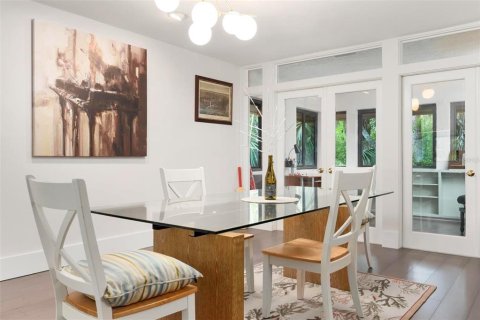 Condo in Sarasota, Florida, 2 bedrooms  № 1879560 - photo 11