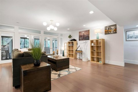 Condo in Sarasota, Florida, 2 bedrooms  № 1879560 - photo 6