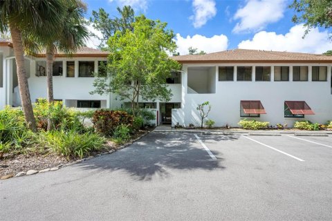 Condo in Sarasota, Florida, 2 bedrooms  № 1879560 - photo 2