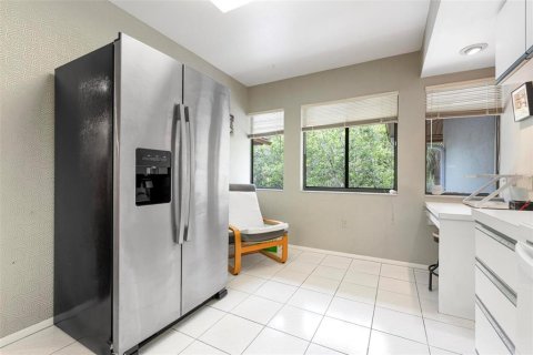 Condo in Sarasota, Florida, 2 bedrooms  № 1879560 - photo 16