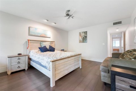 Condo in Sarasota, Florida, 2 bedrooms  № 1879560 - photo 21