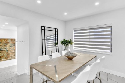 Купить виллу или дом в Майами, Флорида 3 спальни, 137.03м2, № 1957478 - фото 24