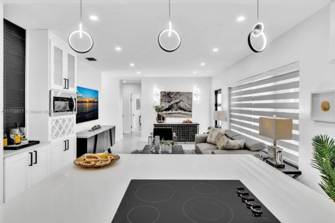 Купить виллу или дом в Майами, Флорида 3 спальни, 137.03м2, № 1957478 - фото 11