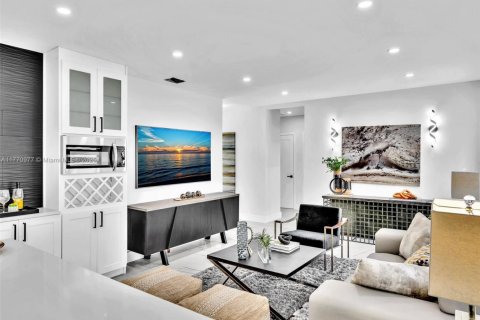 Купить виллу или дом в Майами, Флорида 3 спальни, 137.03м2, № 1957478 - фото 10