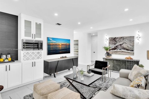 Купить виллу или дом в Майами, Флорида 3 спальни, 137.03м2, № 1957478 - фото 9