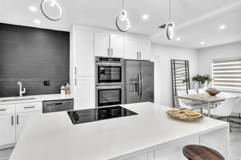 Купить виллу или дом в Майами, Флорида 3 спальни, 137.03м2, № 1957478 - фото 20